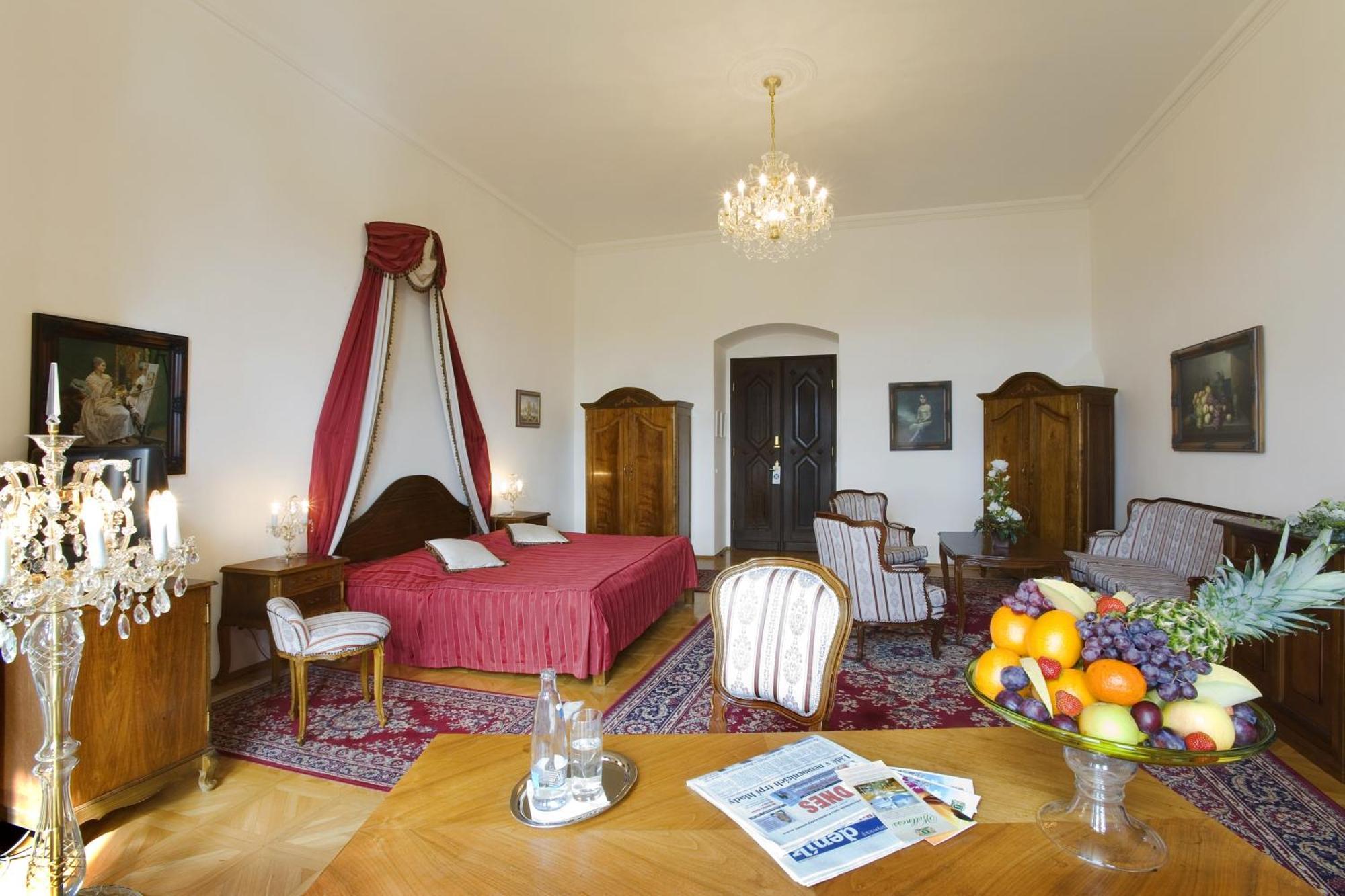 Stekl 4* Hluboka nad Vltavou